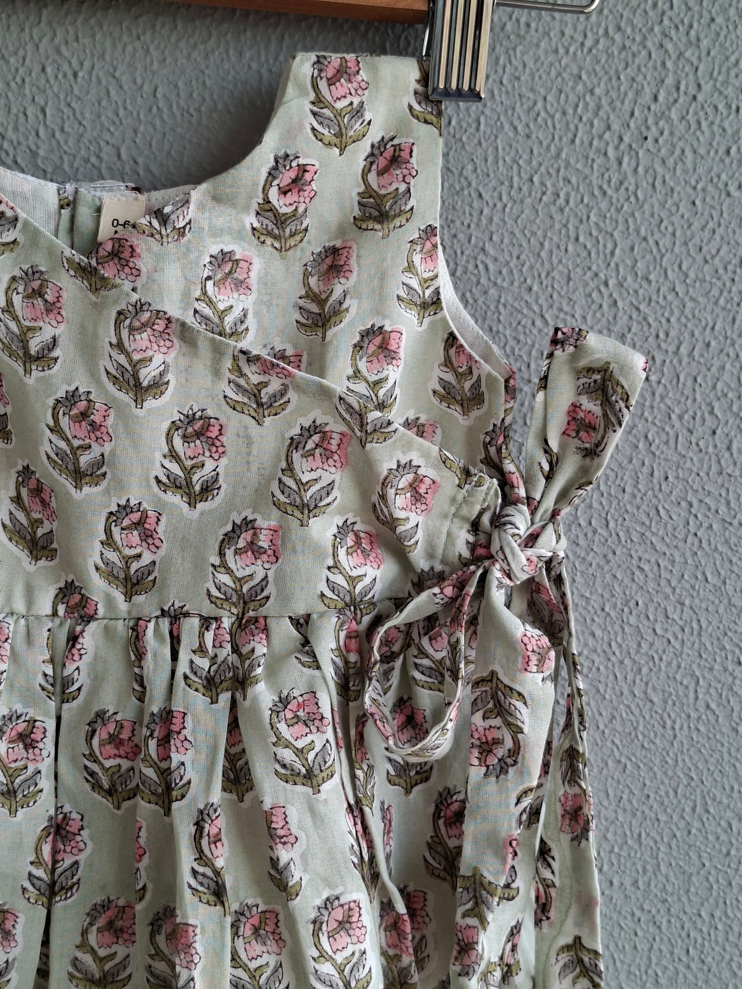 atibatti-baby-girl-cotton-dress-back-close-view