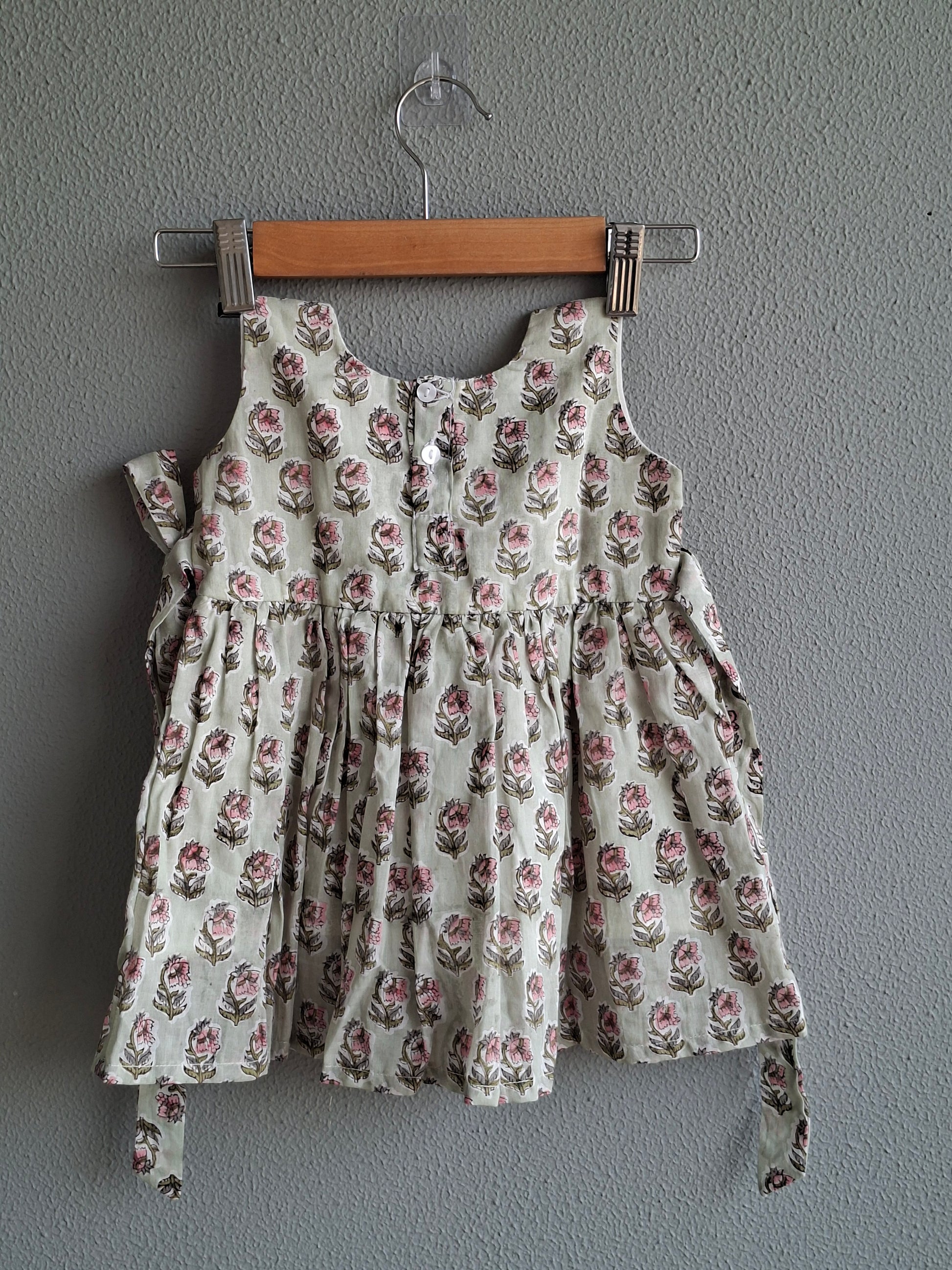 atibatti-baby-girl-cotton-dress-back-view