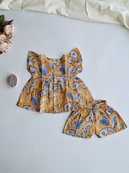 atibatti-newborn-dress-set-mustard-handblock-print-flat-lay
