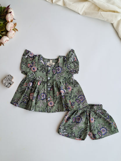 atibatti-newborn-dress-set-olive-handblock-print-flat-lay